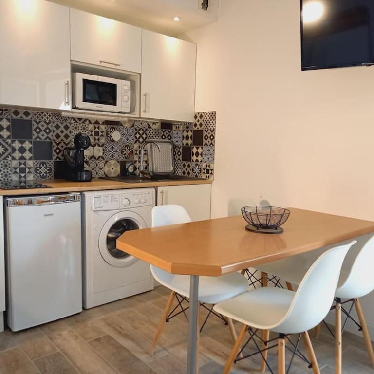 Charmant T2 avec loggia belle vue mer et parking - Apartamento de 1 dormitorio - 3