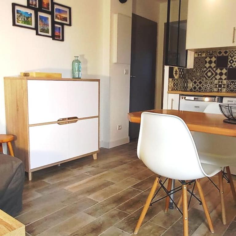 Charmant T2 avec loggia belle vue mer et parking - Apartamento de 1 dormitorio - 22