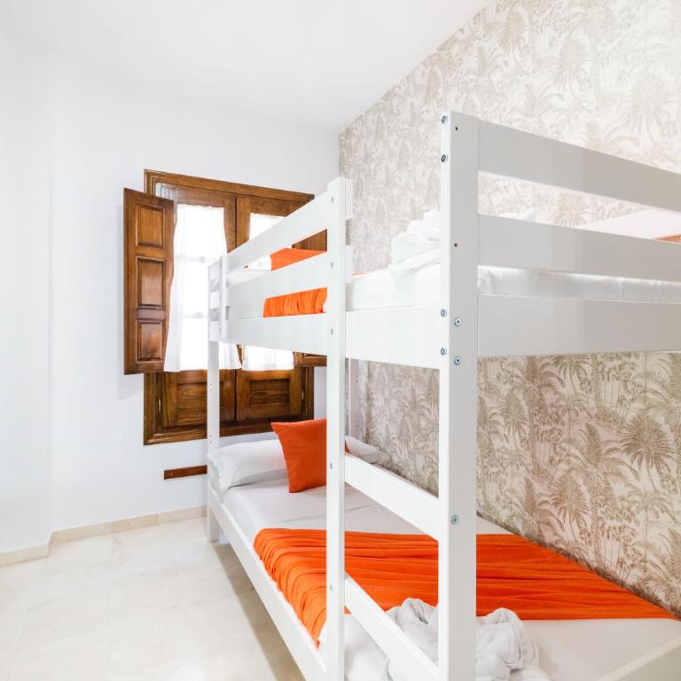 Wekey Homes Granada, El encanto de Navas Centro - Two-Bedroom Apartment - 57