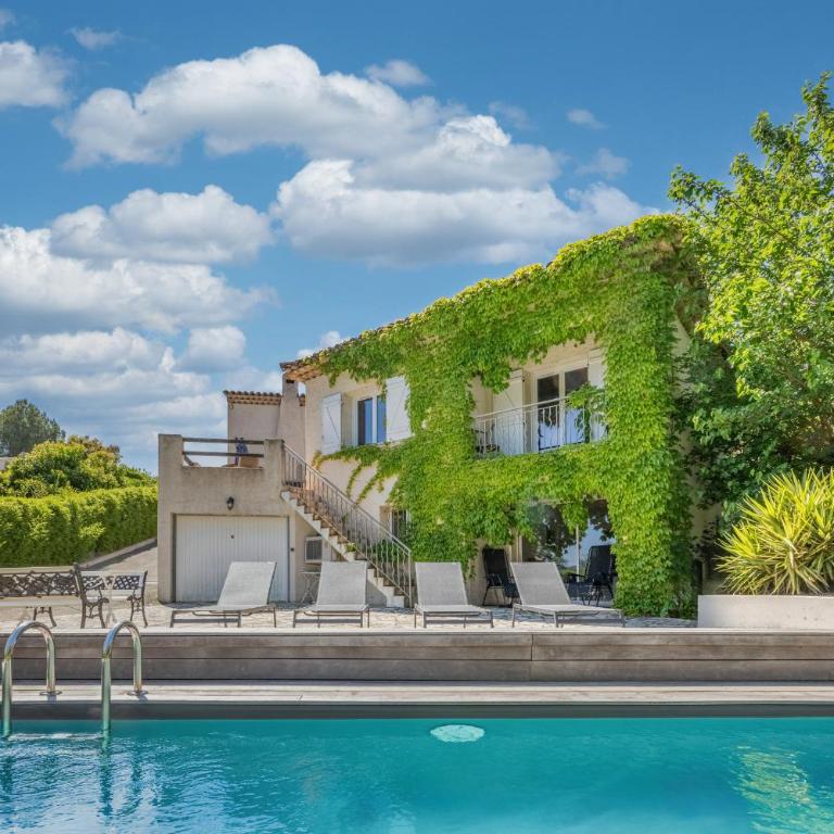 Villa de 180 m2 avec piscine à Saint-Raphaël pour 10 personnes - Villa - 1