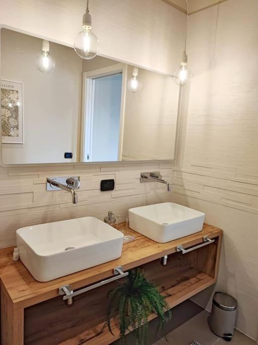 B&Bob Private Apartment in Bari - Appartamento con 2 Camere da Letto e Balcone - 15