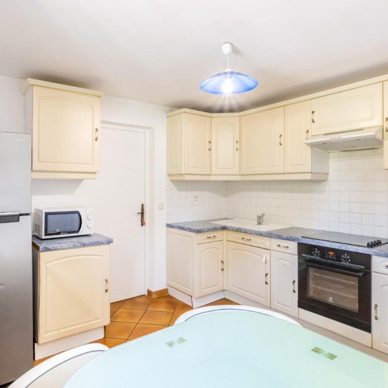 Villa de 180 m2 avec piscine à Saint-Raphaël pour 10 personnes - Villa - 10