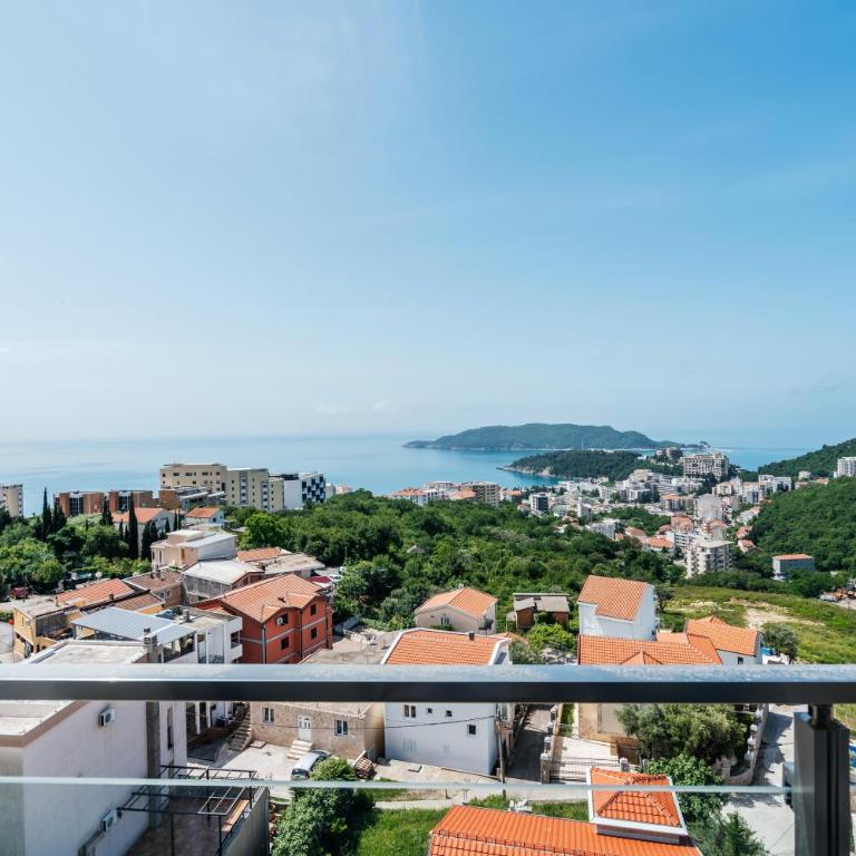 Olive Tree Apartments by In Property - Two-Bedroom Apartment - 55