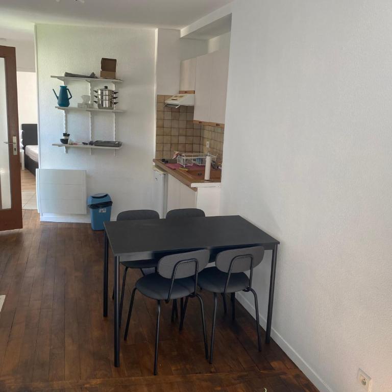 Haut de jardin dans une maison - Appartement 1 Chambre - 16