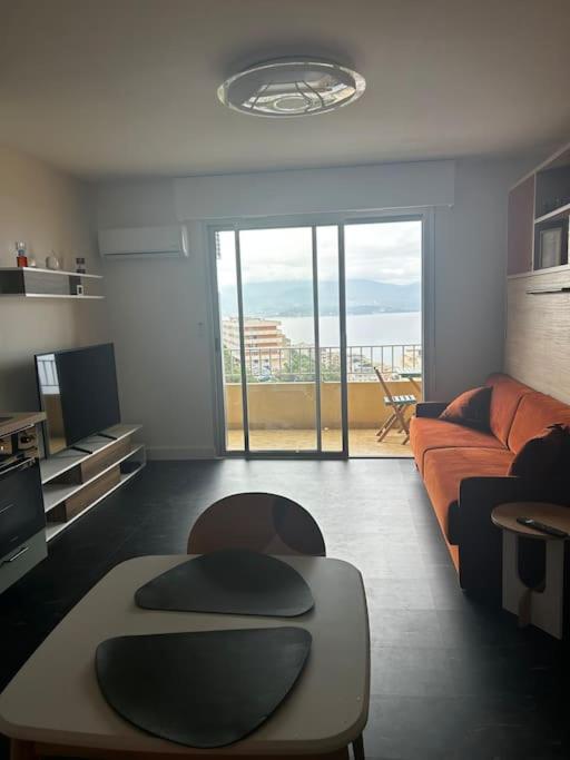Studio climatisé belle vue mer - Apartment mit 1 Schlafzimmer - 1