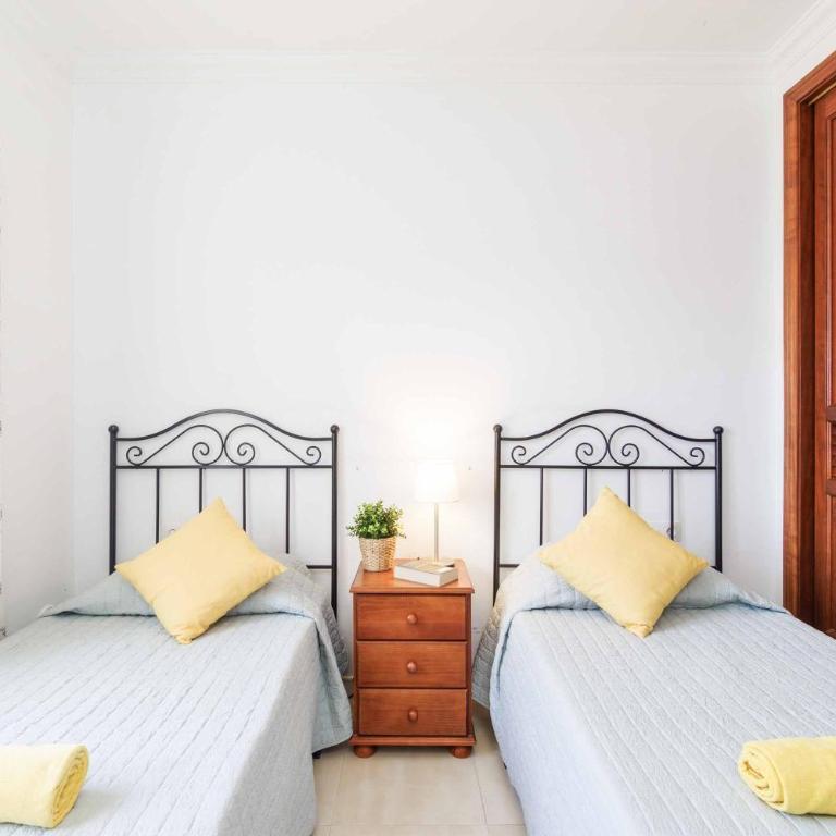 Villa Femes - Three-Bedroom Villa - 21