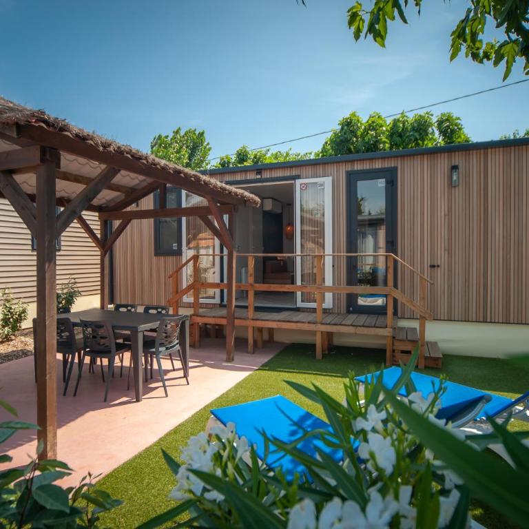 CAMPING & SPA CAP SOLEIL - Mobile Home Supérieur 3 Chambres - 4