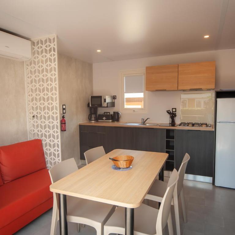 CAMPING & SPA CAP SOLEIL - Mobile Home - 4
