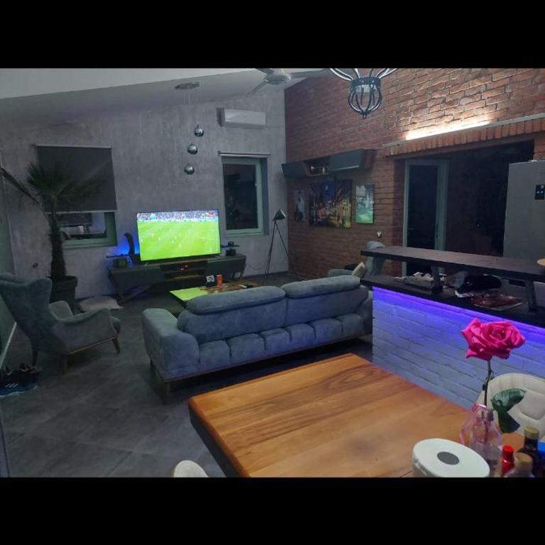 House by Avala with indoor pool - Vila sa 1 Spavaćom Sobom - 4