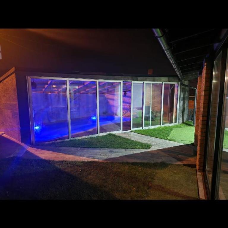 House by Avala with indoor pool - Vila sa 1 Spavaćom Sobom - 10