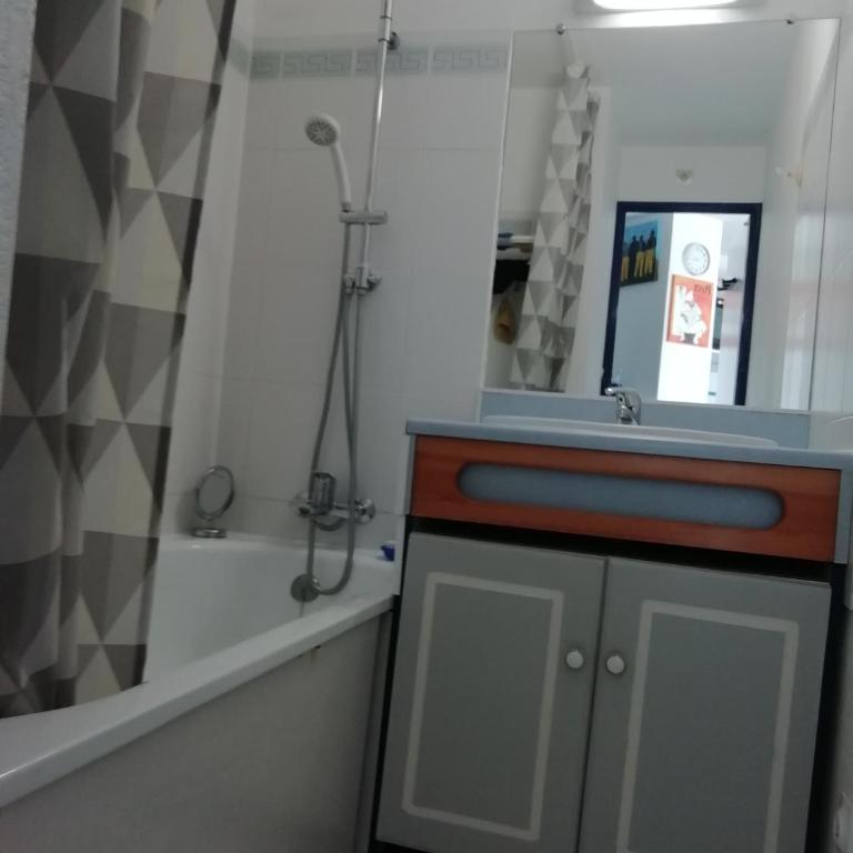 Appartement climatisé avec vue mer et piscine - Apartamento de 2 dormitorios - 12