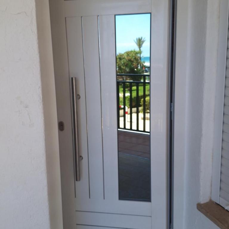 Primera línea, vistas al Castillo, Avda Papa Luna 10 - Apartamento con vistas al mar - 14