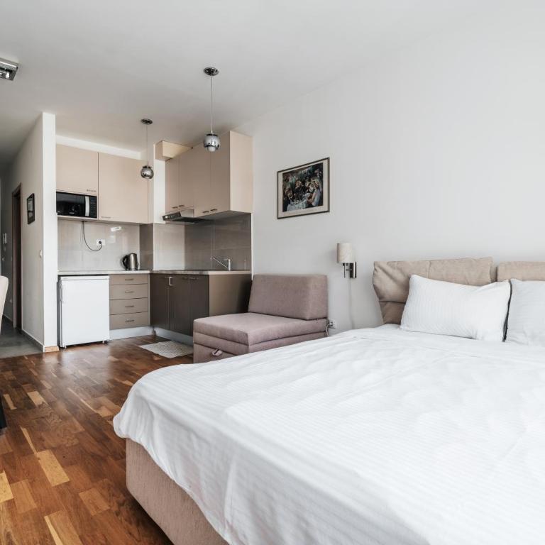 Central studio by In Property - Studio Apartman - 5