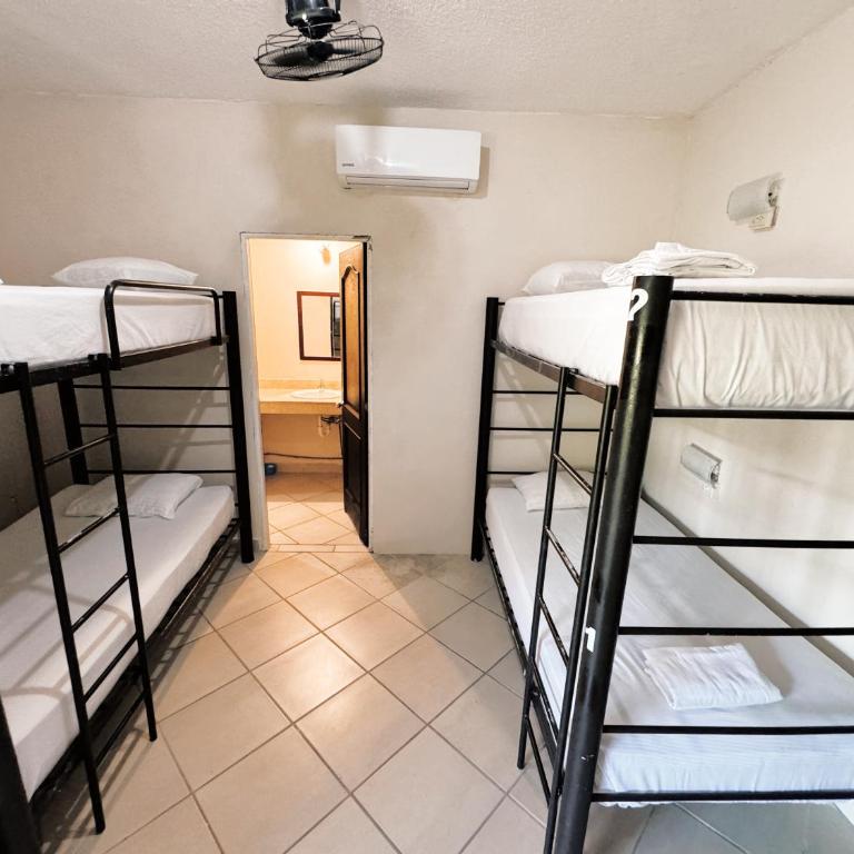 3B Wellness Hotel & Hostel Adults Only - Bed in 6-Bed Female Dormitory Room - 1
