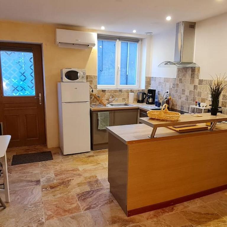 Superbe appartement au cœur du village - Apartamento de 1 dormitorio - 2