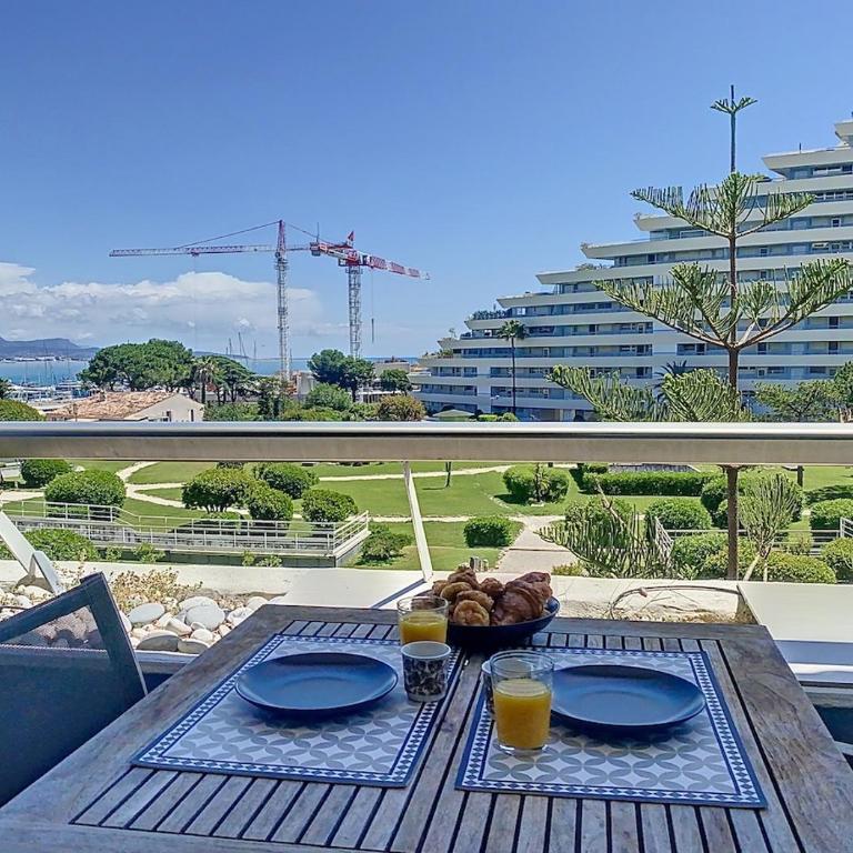 T1bis vue mer et port Marina Baie des Anges - Appartement 1 Chambre - 14