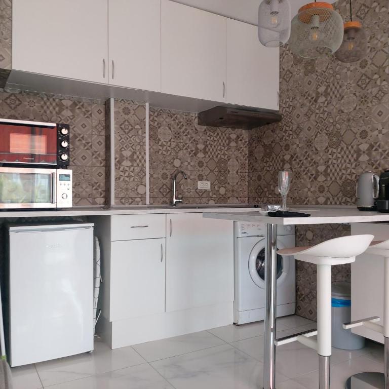 Canarian blue Suite tropical garden view & Pool - Apartamento de 1 dormitorio - 10