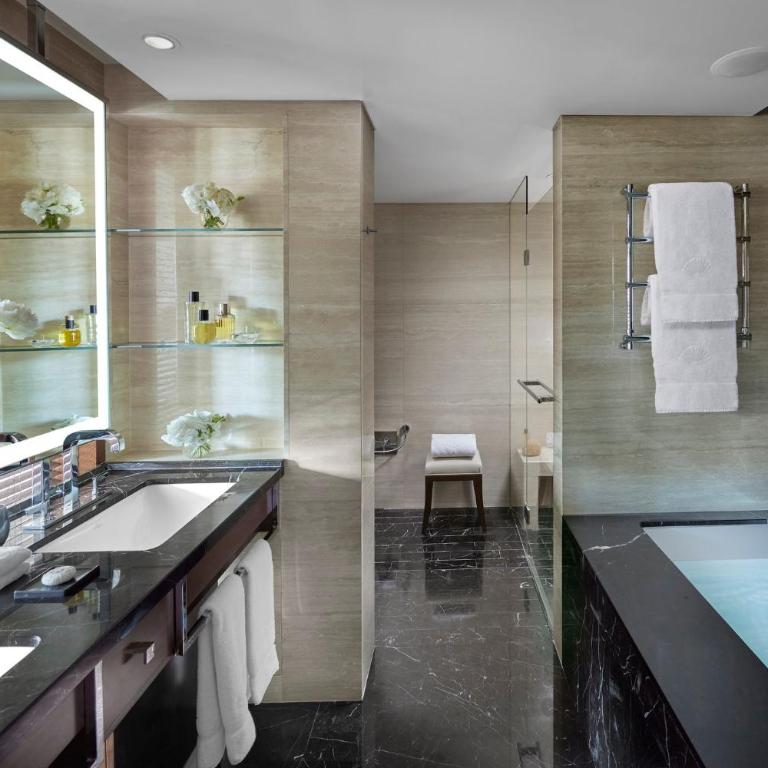 Mandarin Oriental, Geneva - Ecksuite mit Kingsize-Bett und Flussblick - 5
