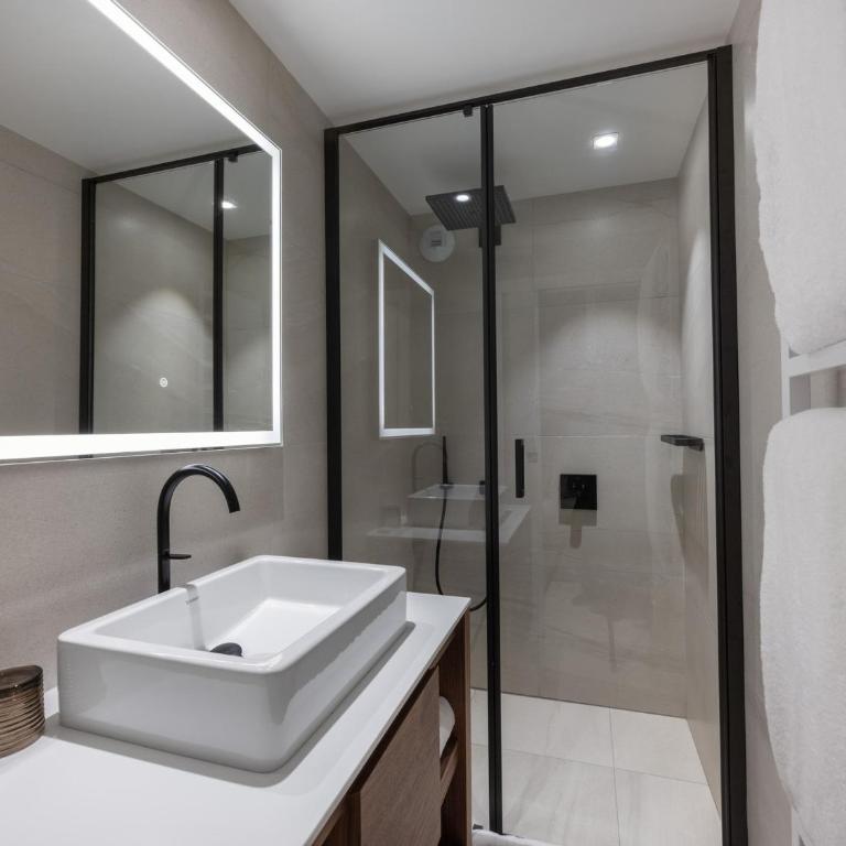 Nouvel appartement à Courchevel - Ski-in/Ski-out avec Parking - FR-1-564-100 - Apartment - 4