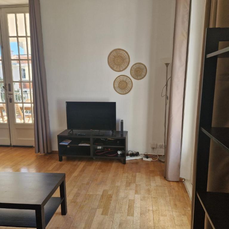 Beautiful and bright 1st Floor Flat with large Terrace - Biarritz City Center - Appartement 1 Chambre - 15