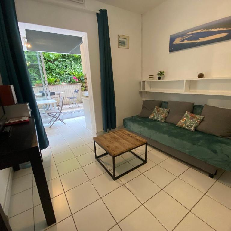 Studio cosy avec terrasse, proche Parc Mauresque et plage - FR-1-374-225 - Monolocale - 7