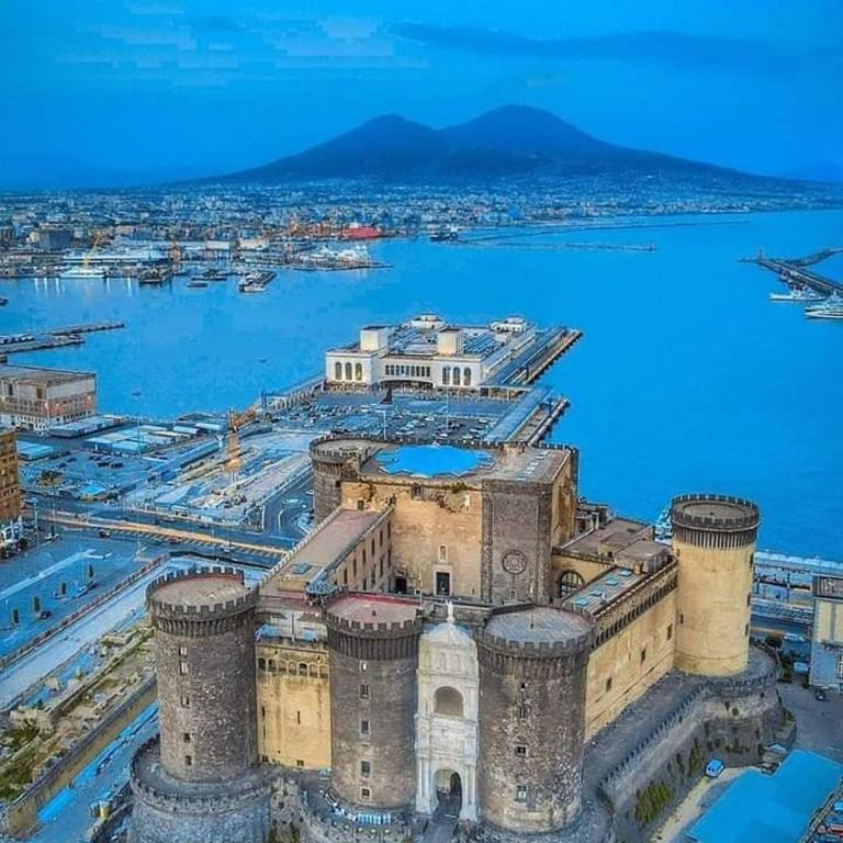 O munaciell a piazza Plebiscito con vista San Martino - Apartment mit 1 Schlafzimmer und Aussicht - 5