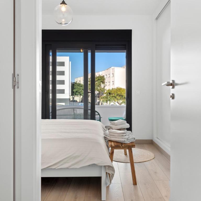 Beautiful 2-bedroom apartment near center and beach - Two-Bedroom Apartment - 18