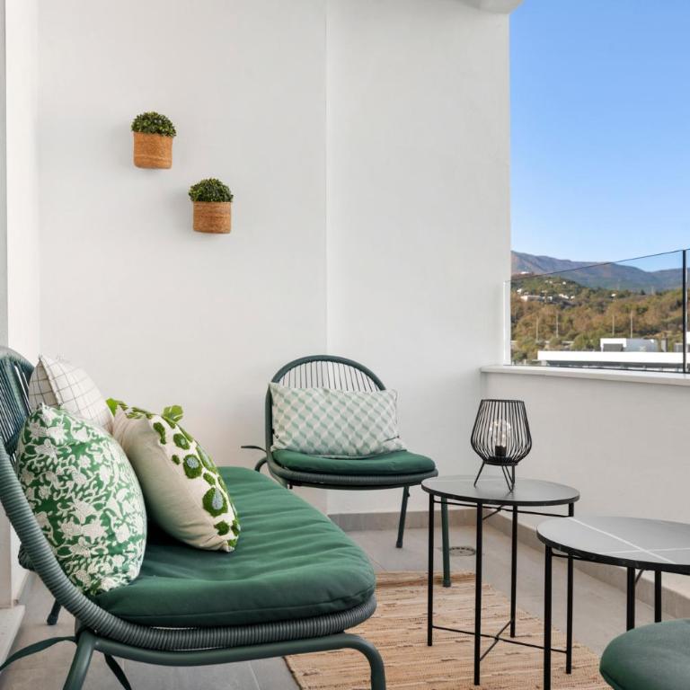 Beautiful 2-bedroom apartment near center and beach - Two-Bedroom Apartment - 6