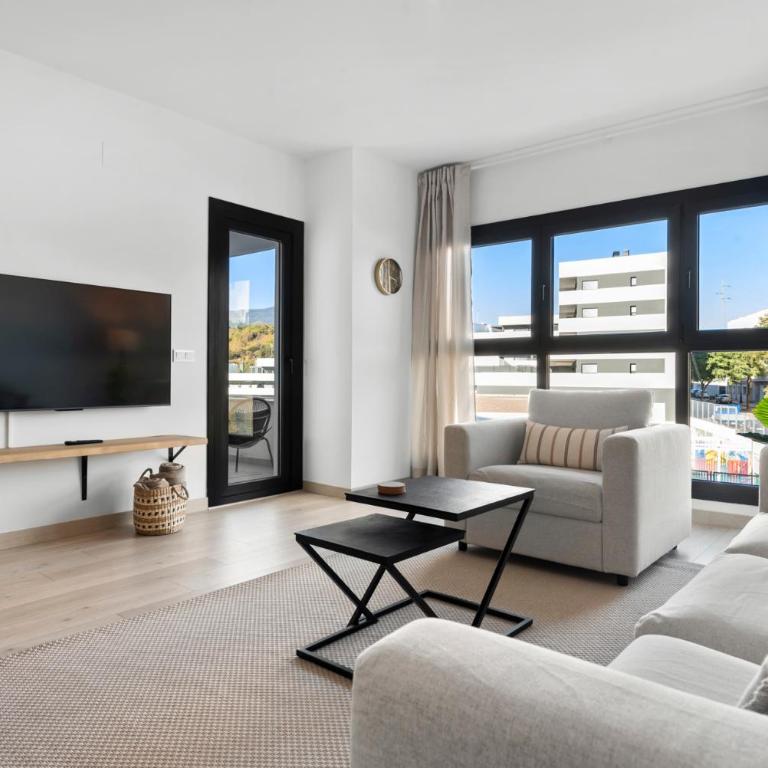 Beautiful 2-bedroom apartment near center and beach - Two-Bedroom Apartment - 9