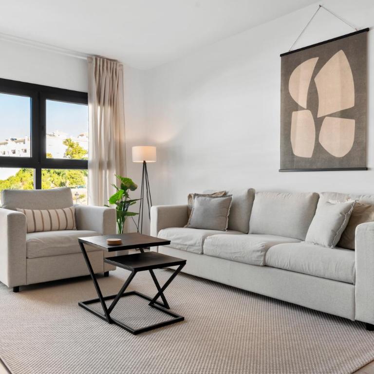 Beautiful 2-bedroom apartment near center and beach - Two-Bedroom Apartment - 7