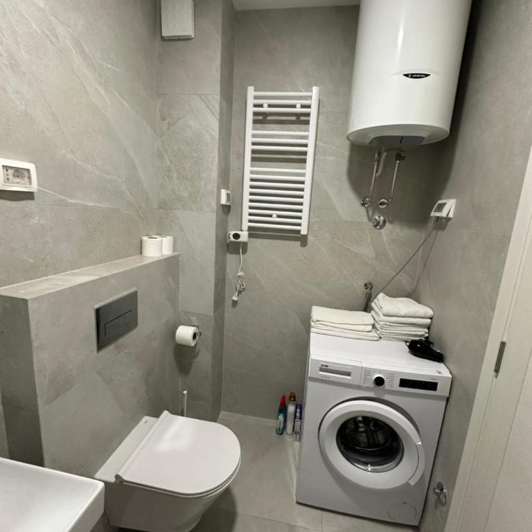 Cozy 1bd apartment Central point-GARAGE available 5e per day - One-Bedroom Apartment - 9