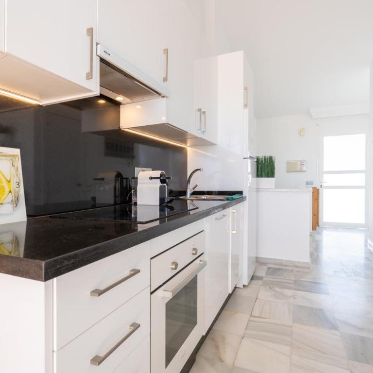 Sunny 2BR in resort with 3 pools, restaurant, gym and playground - Apartamento de 2 dormitorios - 7
