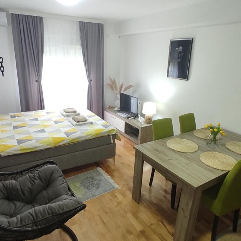 Studio 13 - One-Bedroom Apartment - 20
