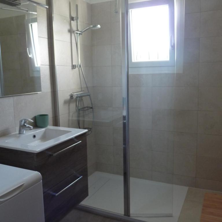 Appartement indépendant dans villa, entre Fréjus et St Raphaël - Apartment with View and Balcony - 12