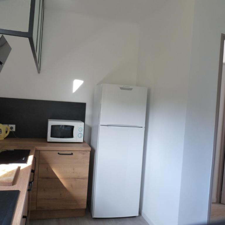 Appartement indépendant dans villa, entre Fréjus et St Raphaël - Apartment with View and Balcony - 6