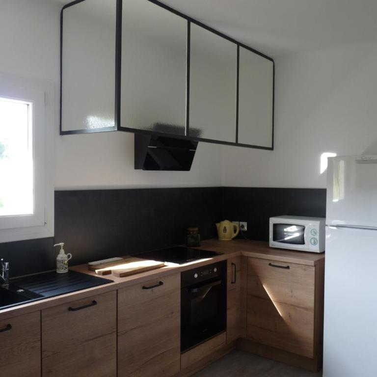 Appartement indépendant dans villa, entre Fréjus et St Raphaël - Apartment with View and Balcony - 4