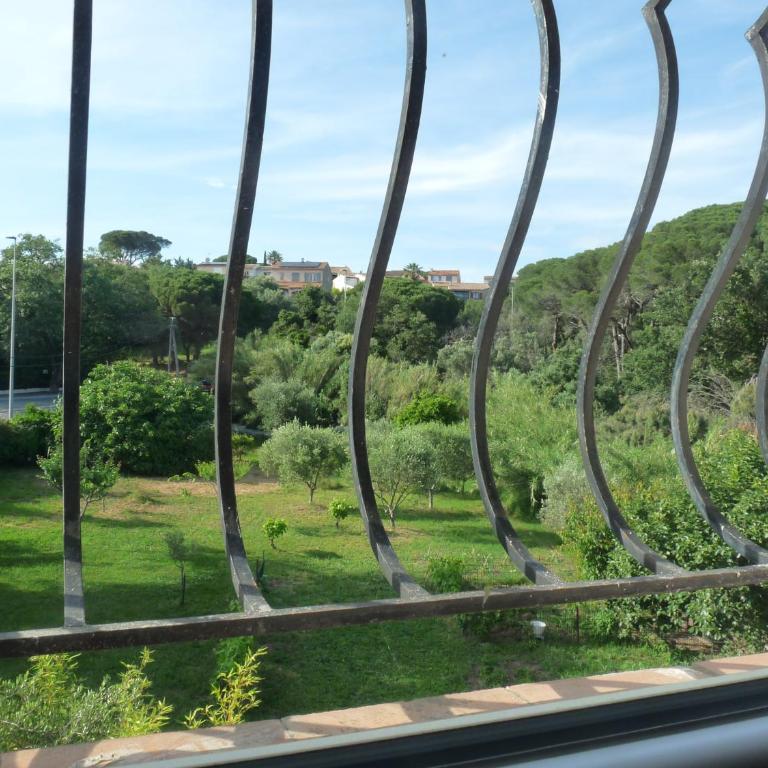 Appartement indépendant dans villa, entre Fréjus et St Raphaël - Apartment with View and Balcony - 21