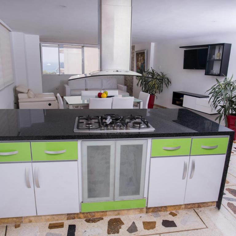 Excelentes Apartamentos Frente Al Mar - Three-Bedroom Apartment with Sea View - 1