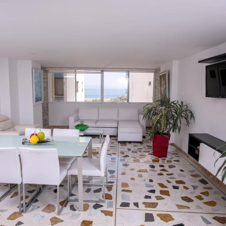 Excelentes Apartamentos Frente Al Mar - Three-Bedroom Apartment with Sea View - 8