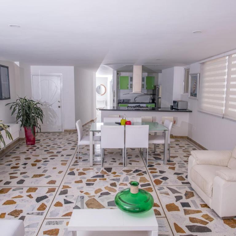 Excelentes Apartamentos Frente Al Mar - Three-Bedroom Apartment with Sea View - 15