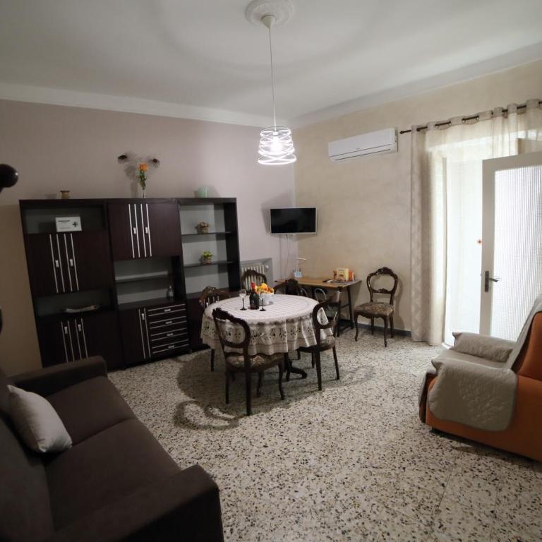 Casa Vacanza LA ROSA - Appartamento con 2 Camere da Letto - 79