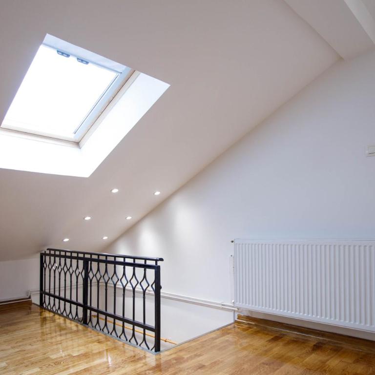 Special 2009 - One-Bedroom Apartment - 9