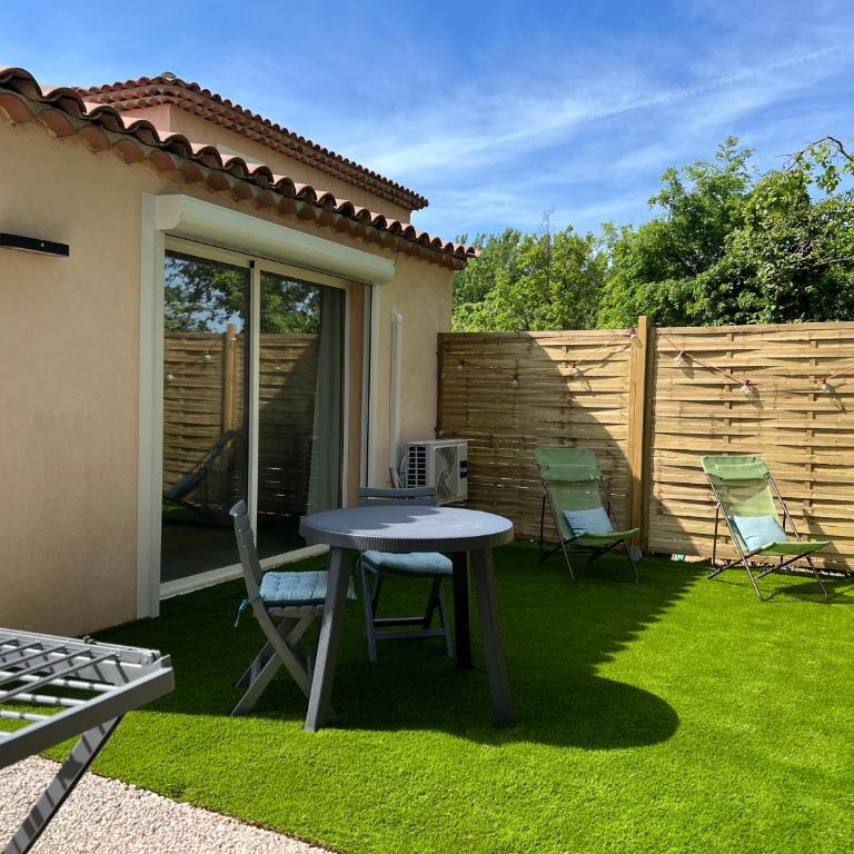Studio vue montagne avec jardin et parking privé - Appartement 1 Chambre - 6