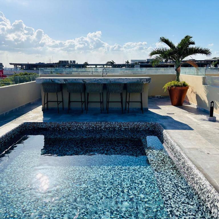1 block from beach 2BR pool ocean view - Apartment - 30
