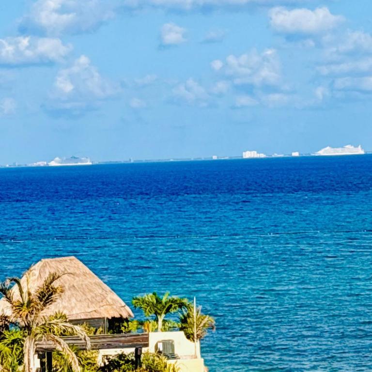 1 block from beach 2BR pool ocean view - Apartment - 37