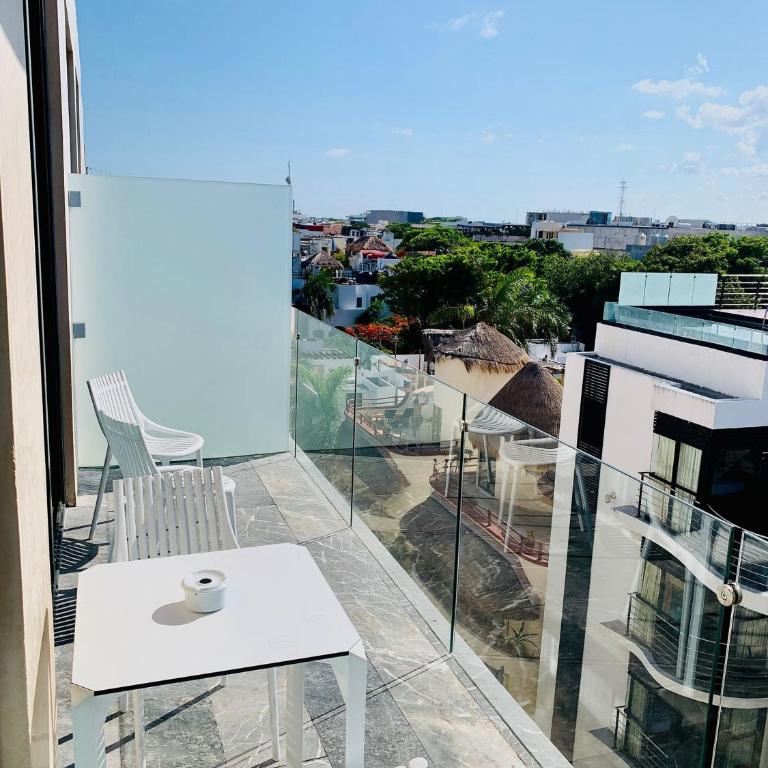 1 block from beach 2BR pool ocean view - Apartment - 41