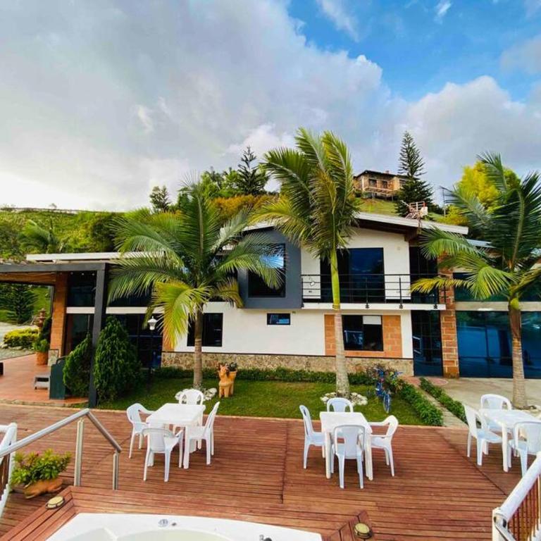 Lux Guatape Lakeside Retreat Cabin Jacuzzi - Villa - 56