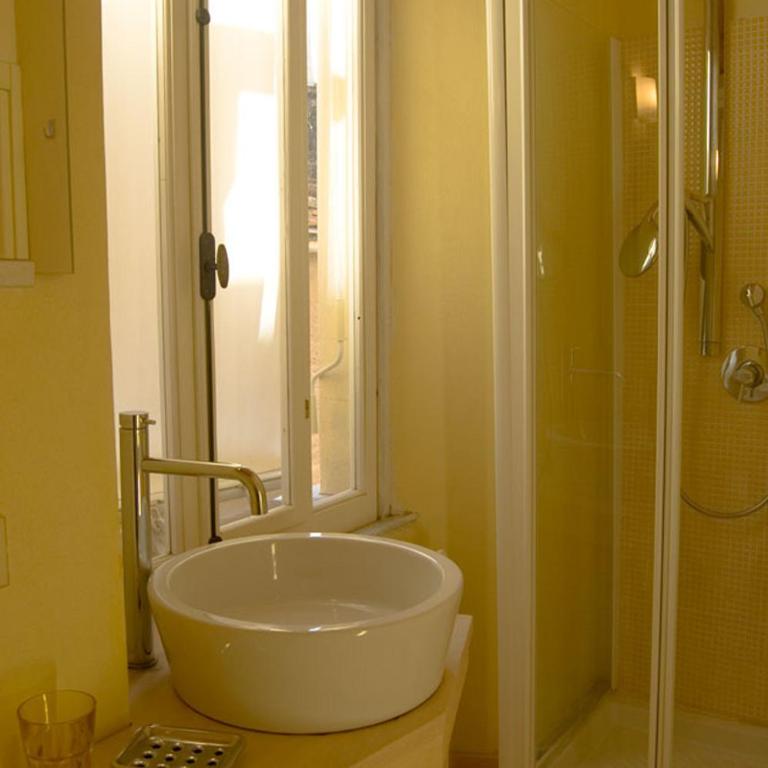La Tata B&B - Camera Matrimoniale con Bagno Privato - 2