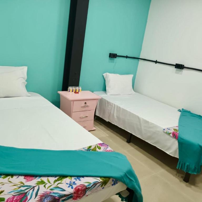 Casa Mango - Habitación Doble con aseo compartido - 2 camas - 6