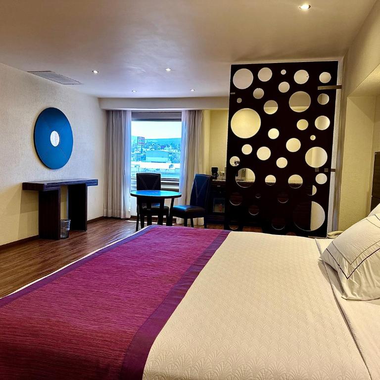 Hotel Mirage - Centro Histórico de Querétaro - Deluxe King Suite - 5